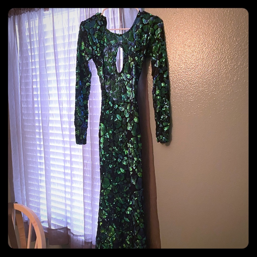 Long mermaid sequined dress